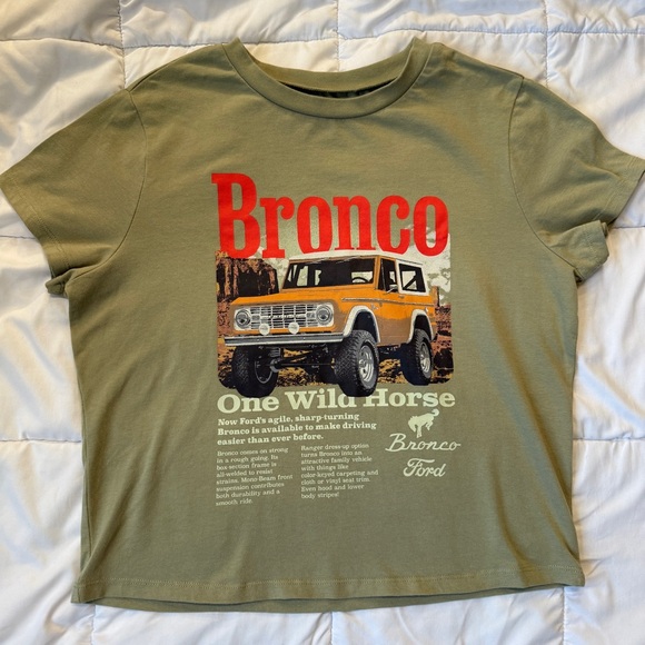 Hybrid Apparel Tops - Hybrid Apparel Ford Bronco Graphic Tee Women’s Large Olive Green Cropped Retro